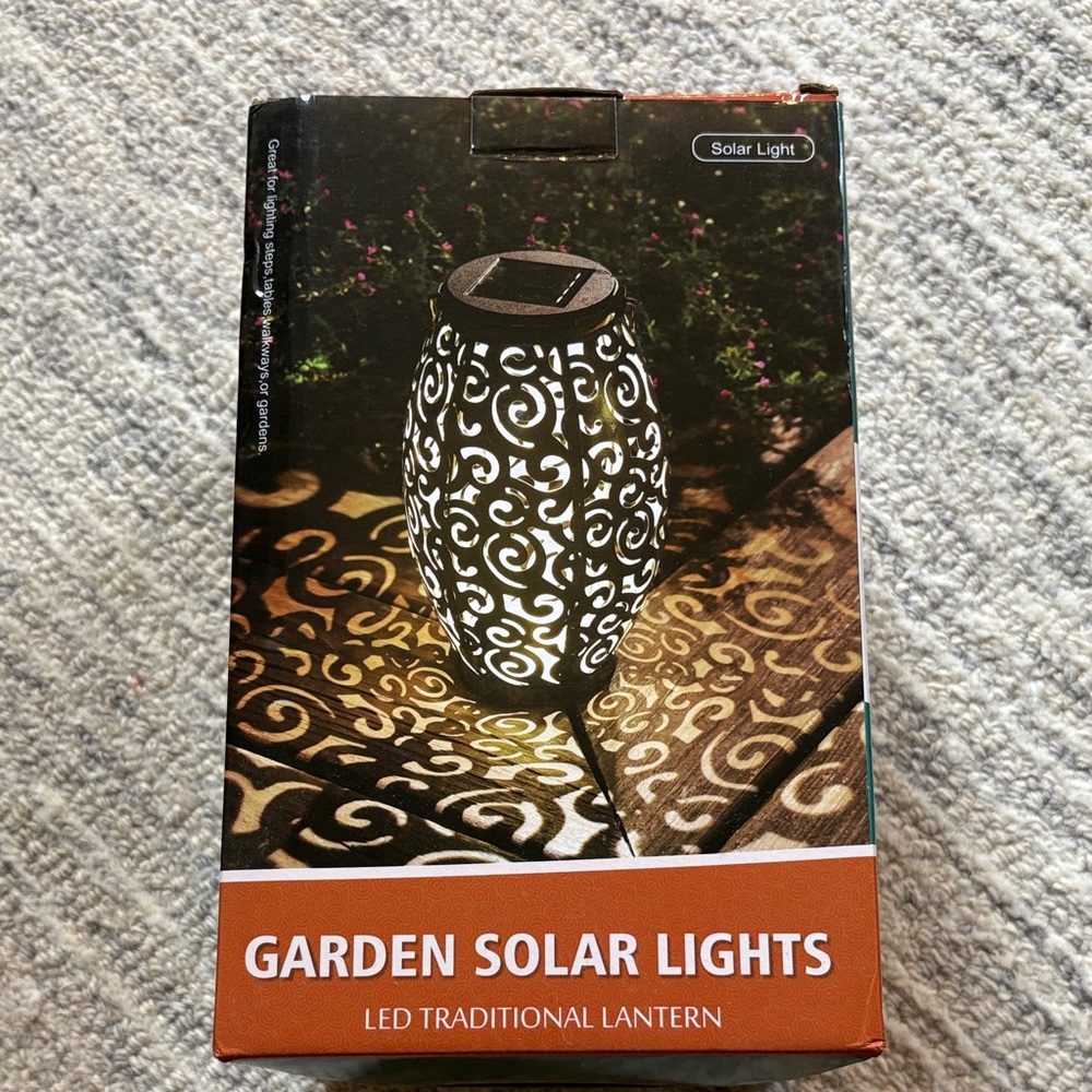 Solar Light LED Traditional Lantern - Black